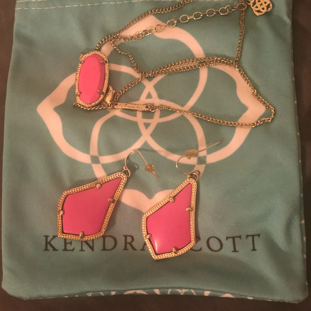 Kendra Scott set